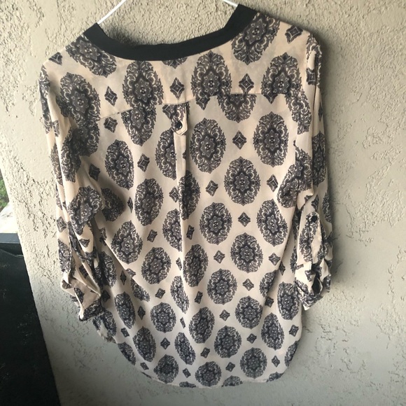 Sheer blouse with black pattern - Picture 6 of 6